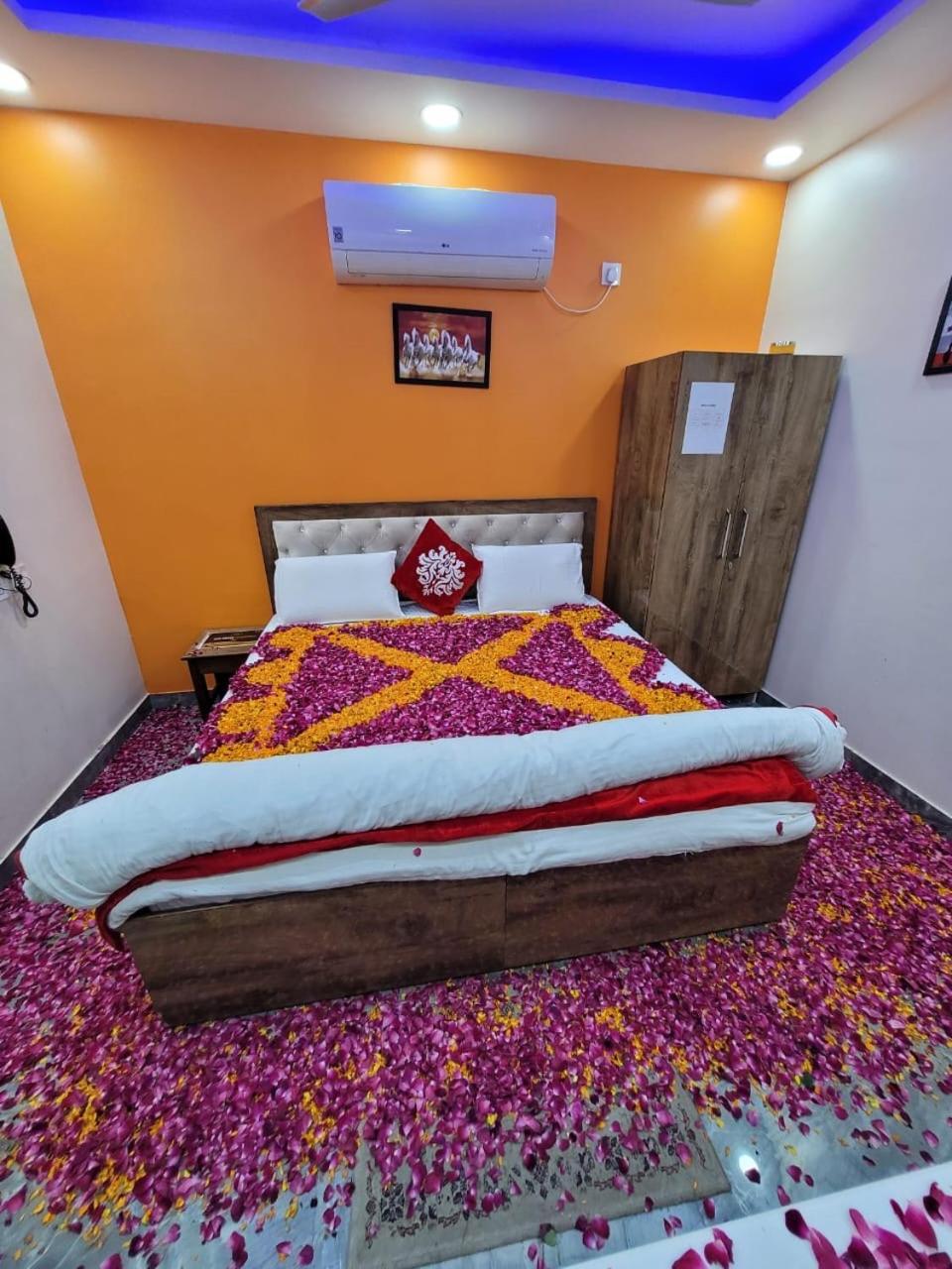 The Swiss Residency Hotel เกรทเตอร์นอยดา ภายนอก รูปภาพ