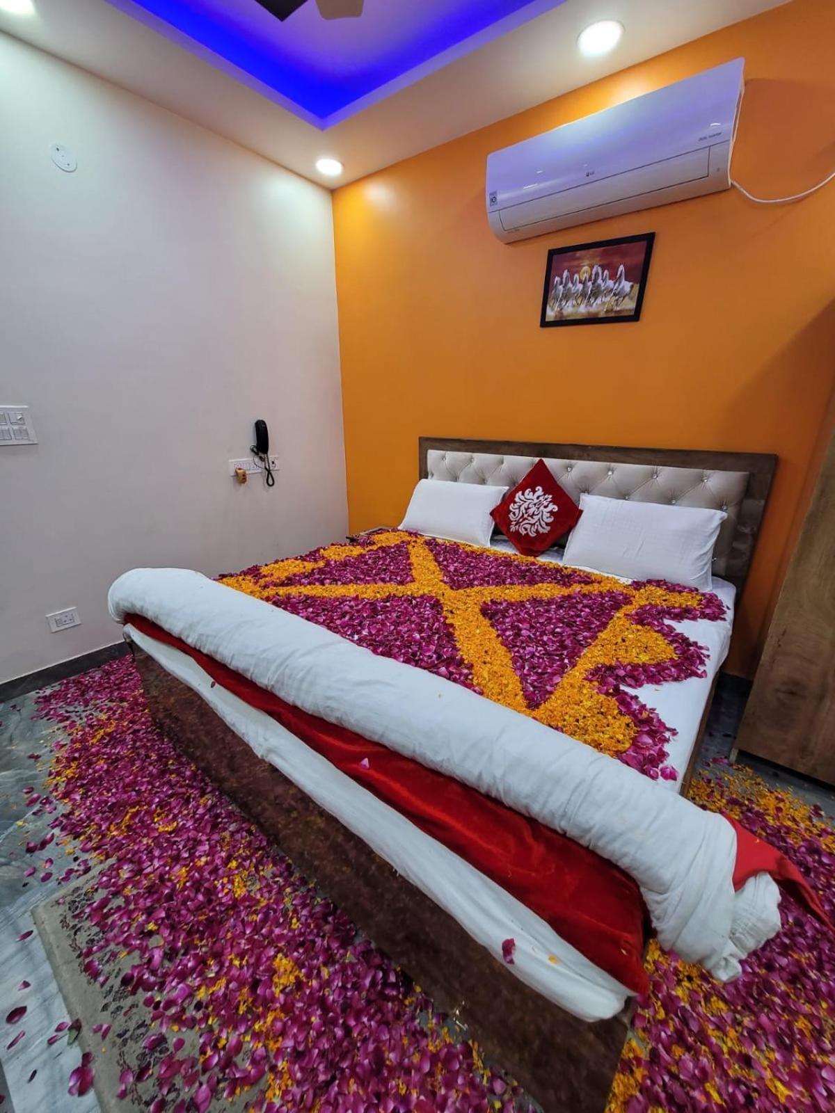 The Swiss Residency Hotel เกรทเตอร์นอยดา ภายนอก รูปภาพ